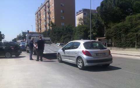Bari, Parco 2 Giugno: trovato il cadavere di un giovane in un'auto